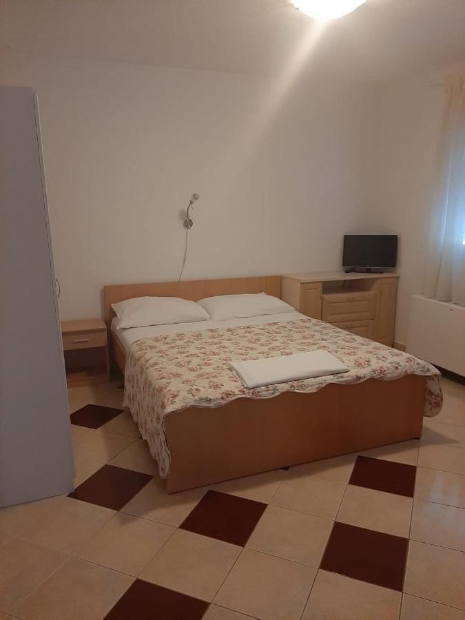 פרומאינה Apartments Nina מראה חיצוני תמונה