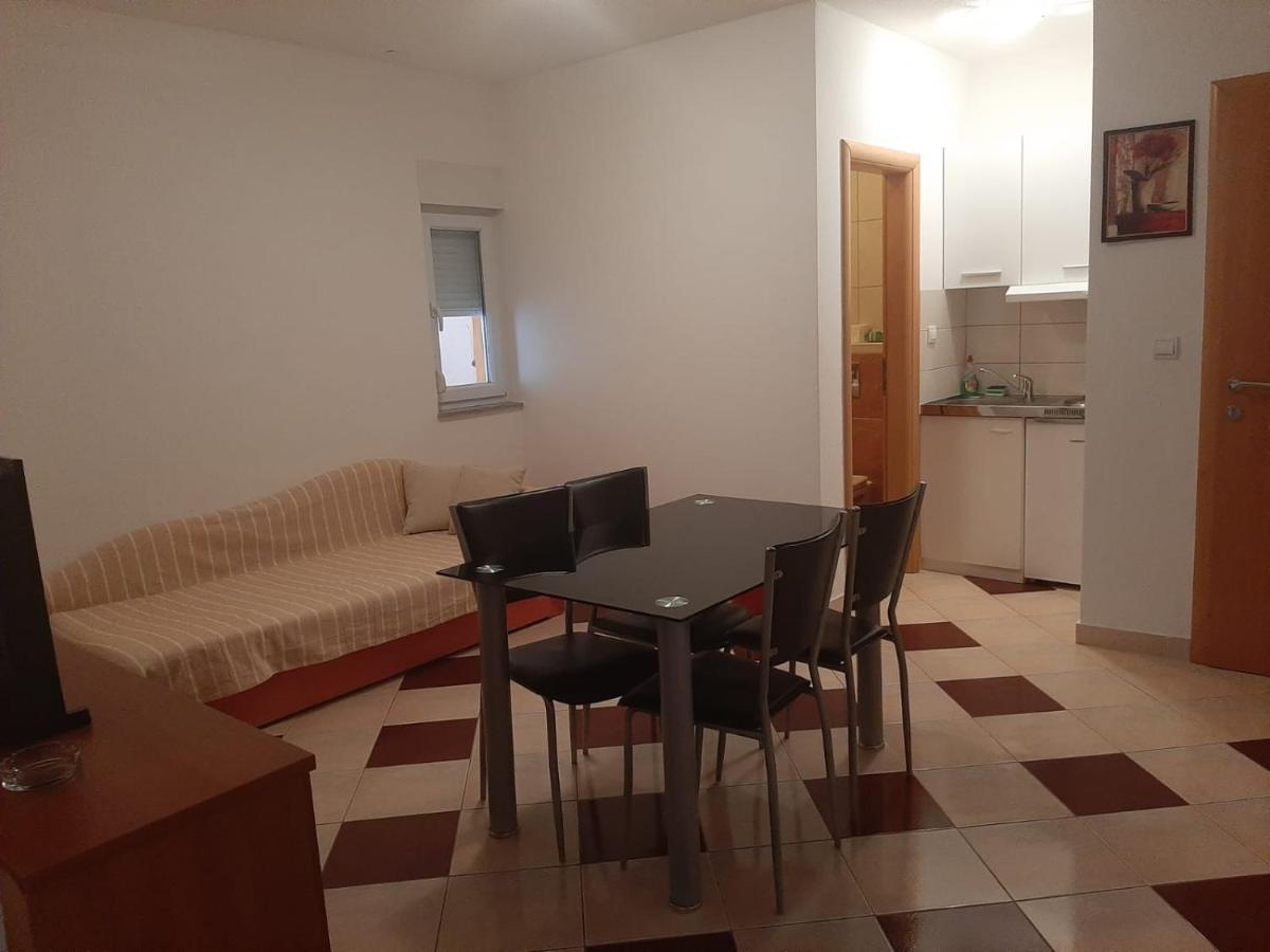 פרומאינה Apartments Nina מראה חיצוני תמונה